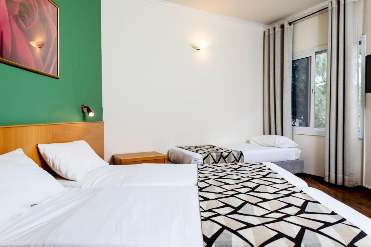 Nes Ammim Hotel Bagian luar foto